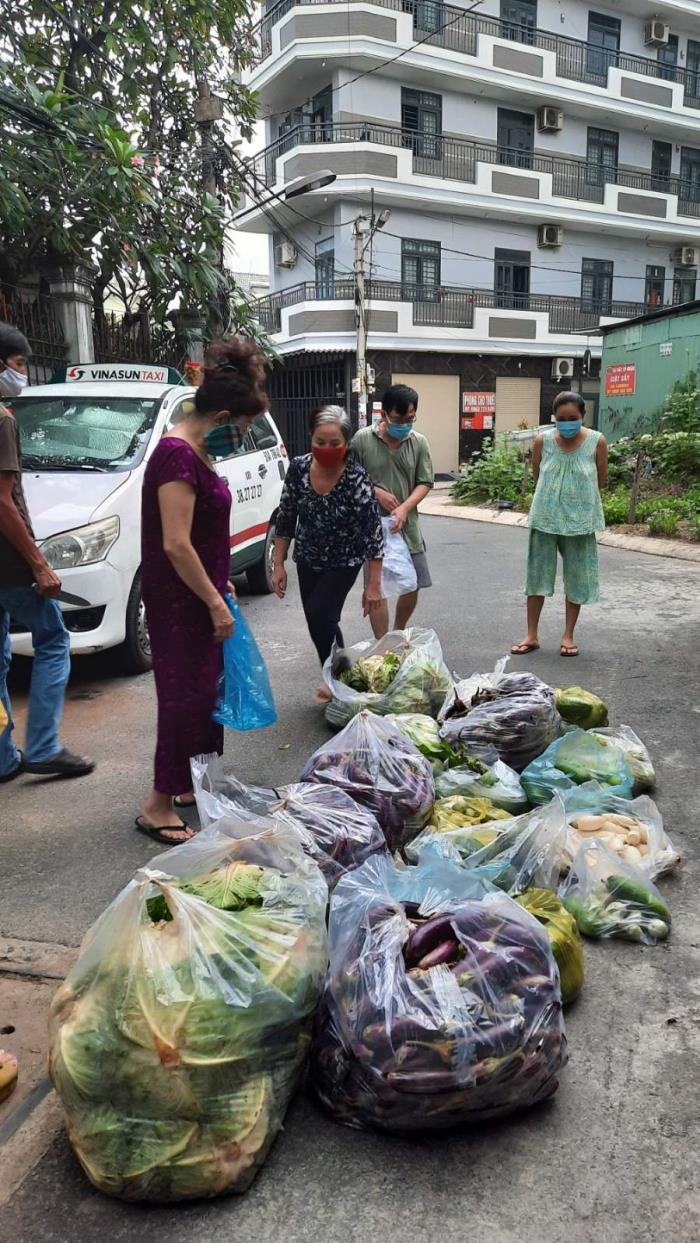 TRAO QUÀ ĐẾN CÁC PHƯỜNG LONG PHƯỚC, PHƯỚC LONG A, PHƯỚC LONG B, PHƯỚC BÌNH VÀ CHÙA DIỆU TRÀNG CÙNG NGƯỜI DÂN TRÊN ĐỊA BÀN PHƯỜNG PHƯỚC LONG A - TP.THỦ ĐỨC, TP.HCM (NGÀY 16/09/2021)